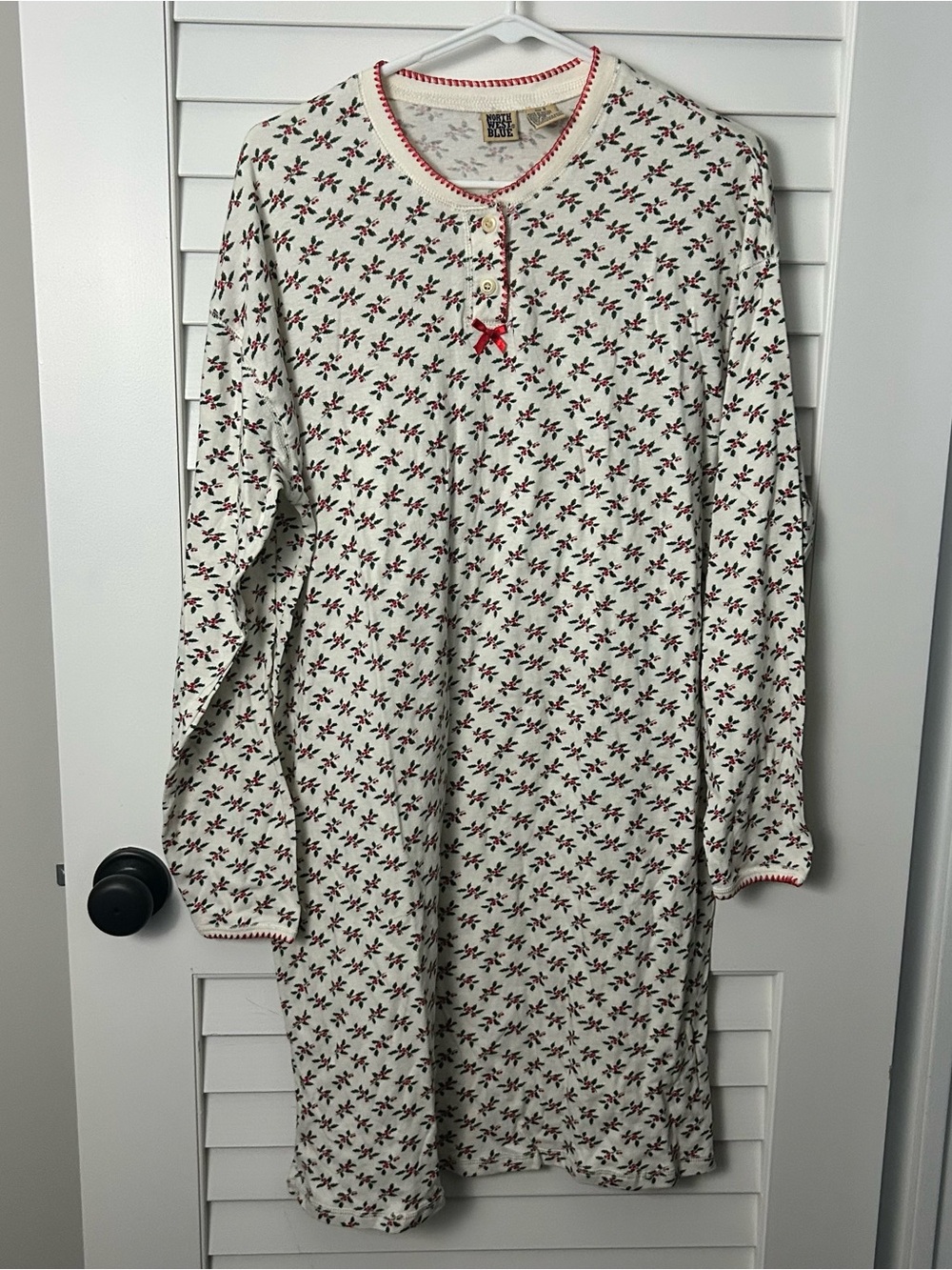 VTG North West Blue Holly Berry Long Sleeve Henley Nightgown Size S